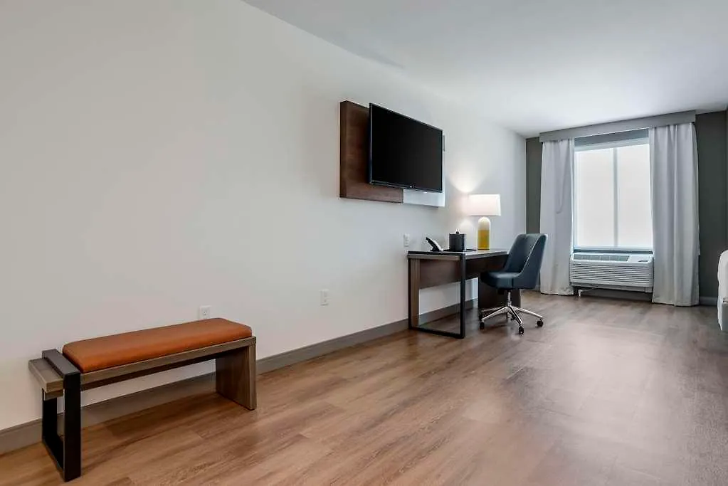Comfort Inn & Suites Panama City Beach - Pier Park Area 2*,